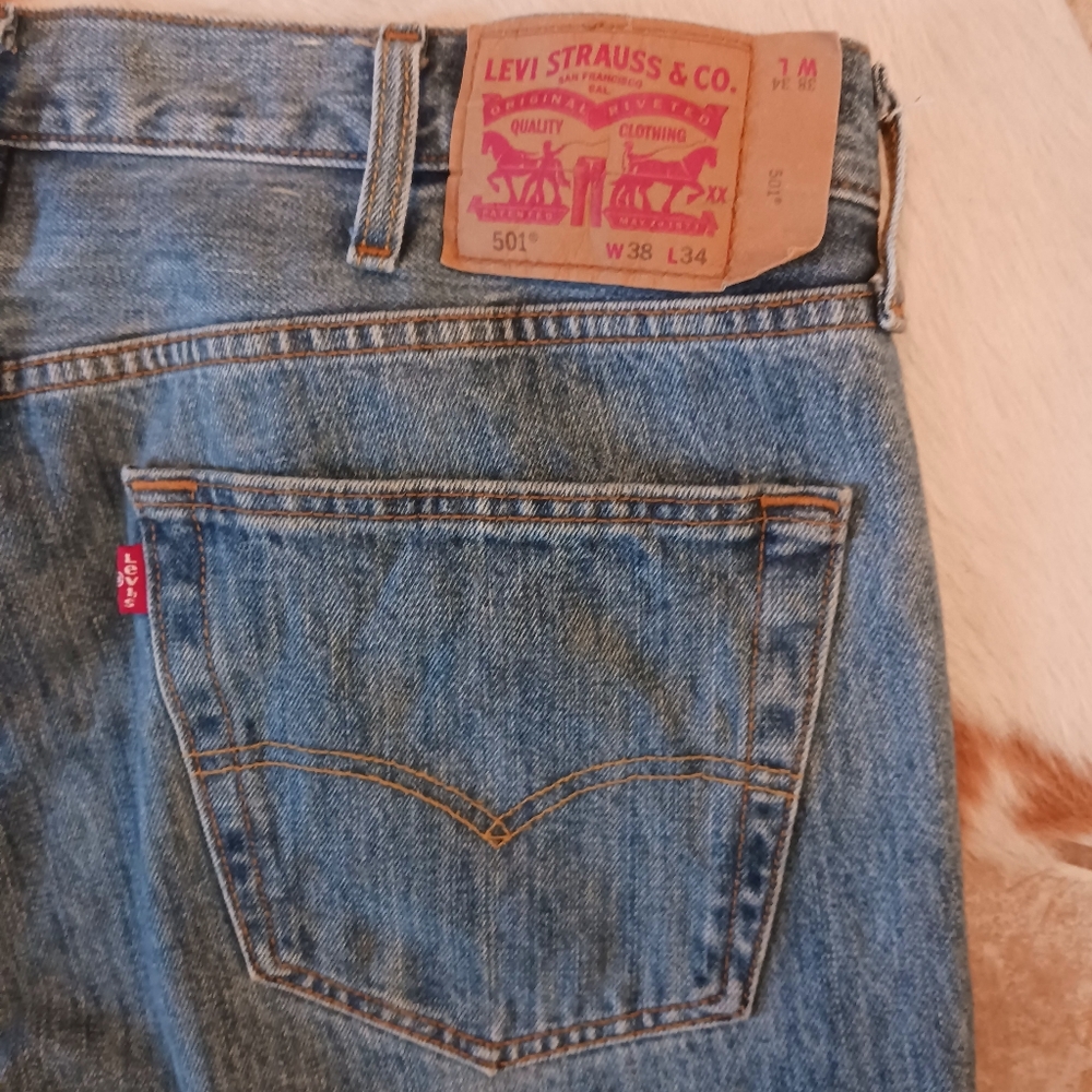 Levi's Classic Red Tab Button Fly 38x34